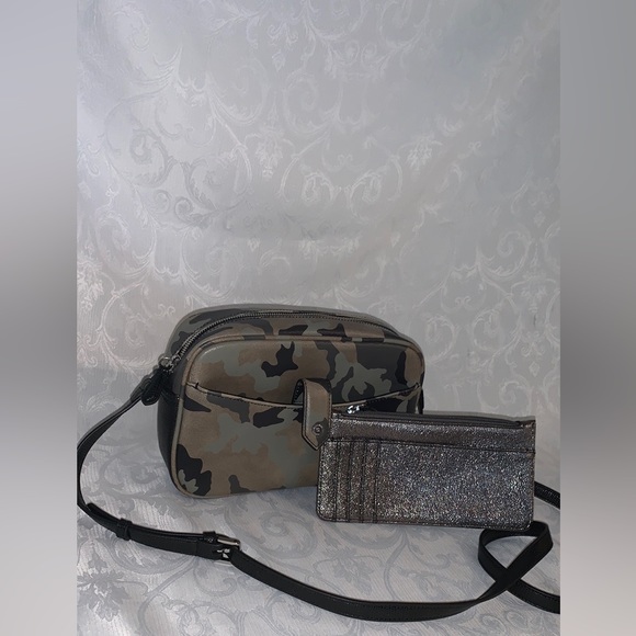 G.I.L.I. Handbags - GILI Leather camouflage crossbody bag with separate/removable card holder
